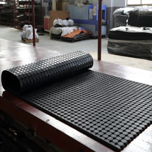 Cor preta SBR Tapetes de borracha com orifícios de drenagem para o restaurante Kitechen