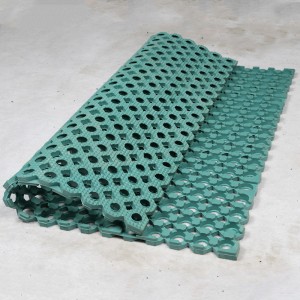 China fabricante Poroso colchão de borracha piso de borracha de drenagem para oficina